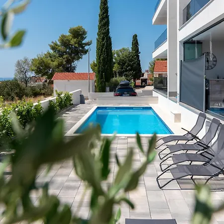 With Swimming Pool Okrug Gornji, Ciovo - 23649 * Trogir