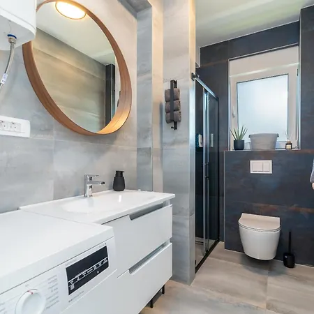 With Swimming Pool Okrug Gornji, Ciovo - 23649 アパート