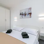 Apartment With Swimming Pool Okrug Gornji, Ciovo - 23649 Trogir