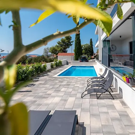 Lejlighed With Swimming Pool Okrug Gornji, Ciovo - 23649 Trogir